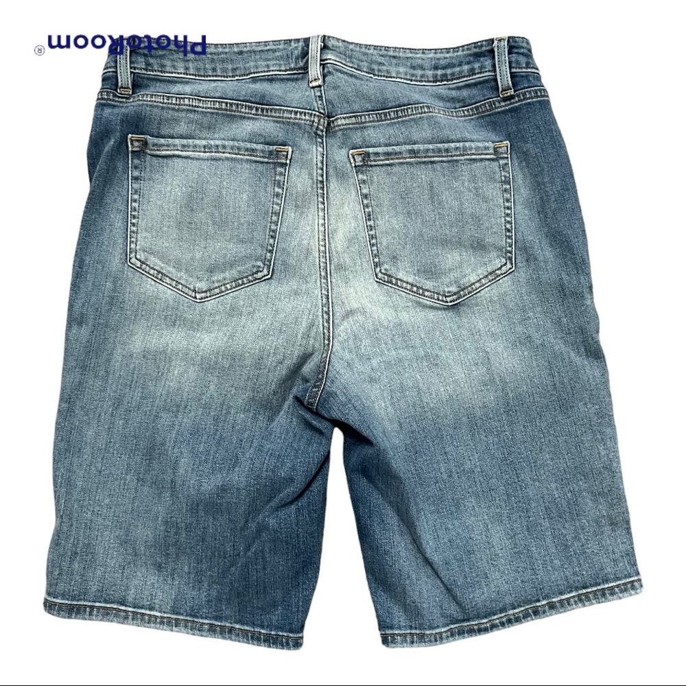 Lane Bryant shorts mid rise Essential Bermuda shorts light wash size 14 - Picture 2 of 4
